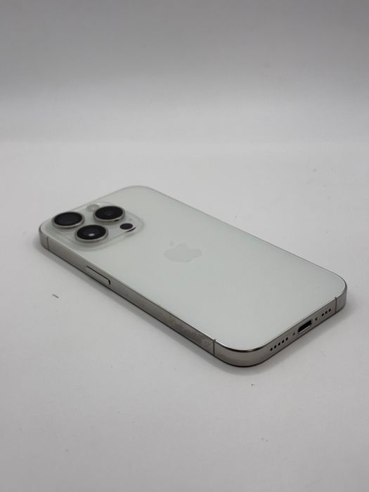 Magazin vinde Iphone 15 pro 128gb 90% Garantie