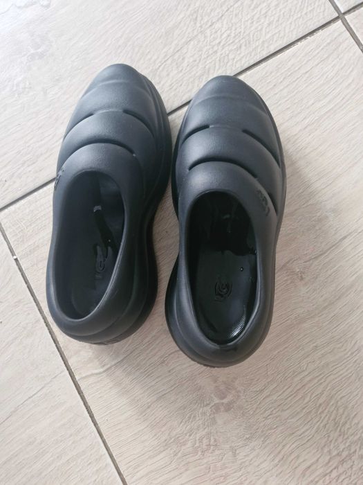 Papuci dama Ugg negri