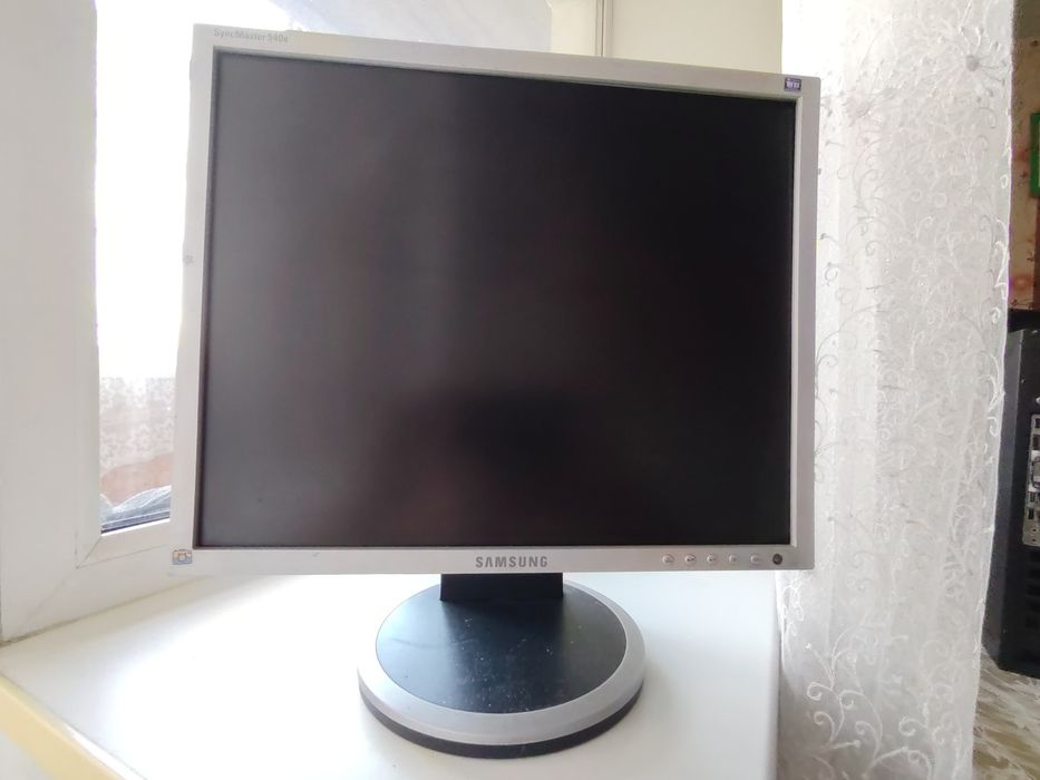 Монитор Samsung SyncMaster 940B