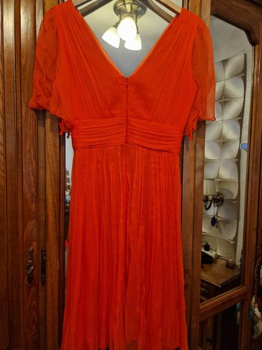 vând rochie CARAMEL  de mătase, mărimea 38, culoarea portocaliu, purta