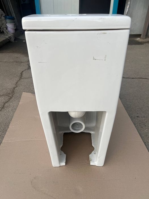 Унитаз Rose в хорошем состоянии