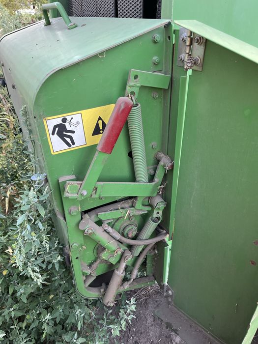Presa baloti rotunzi John Deere 550 legare automata