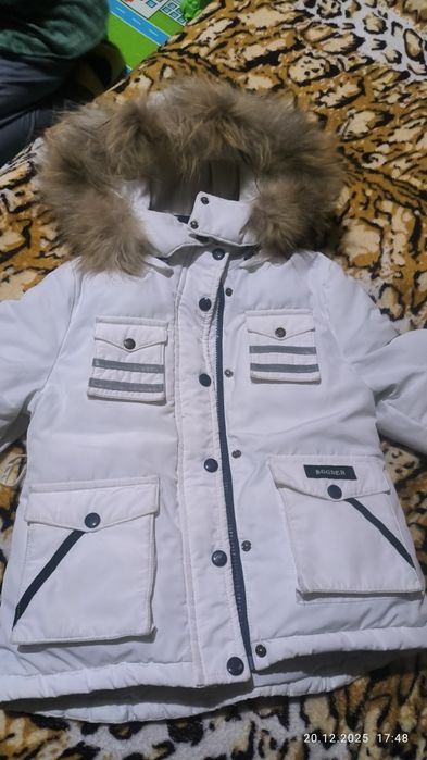 Продам детскую куртку.