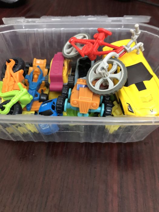 Игрушки машинок из киндра