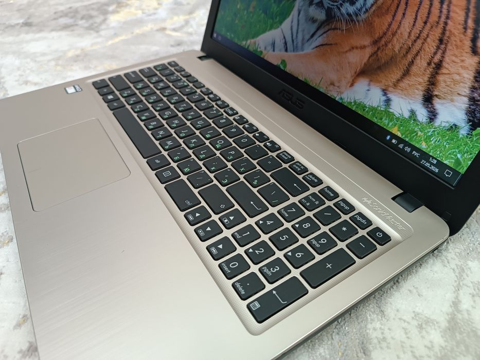 Ноутбук ASUS Windows 10.