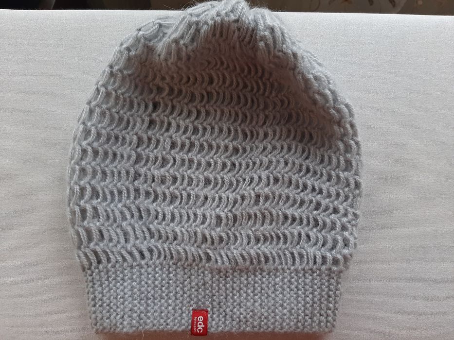 Зимни шалове и шапки