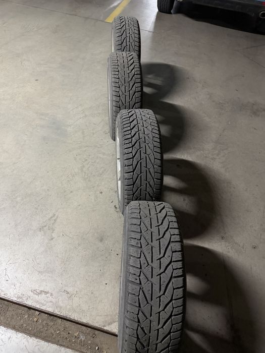 215/55 R16 Мерседес Е230 лупарик