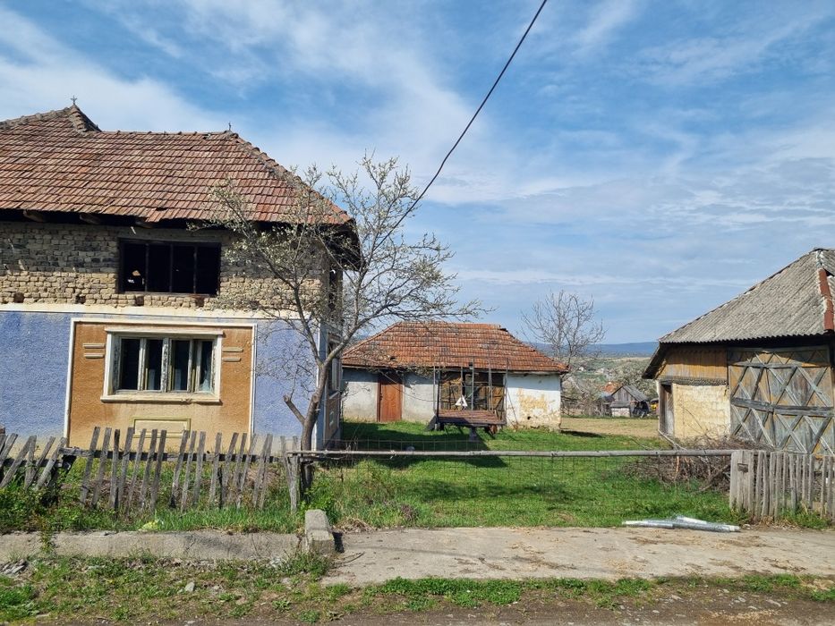 Casa cu teren 44 arii