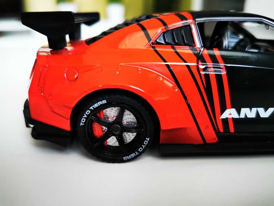Macheta Nissan GTR R35 Racing, 1:24
