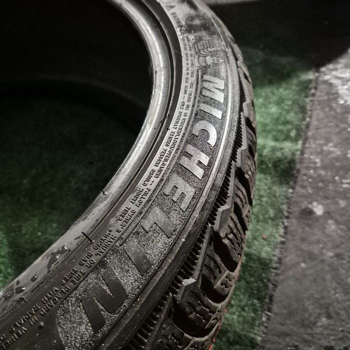 225 40 19 Michelin o bucata m+s