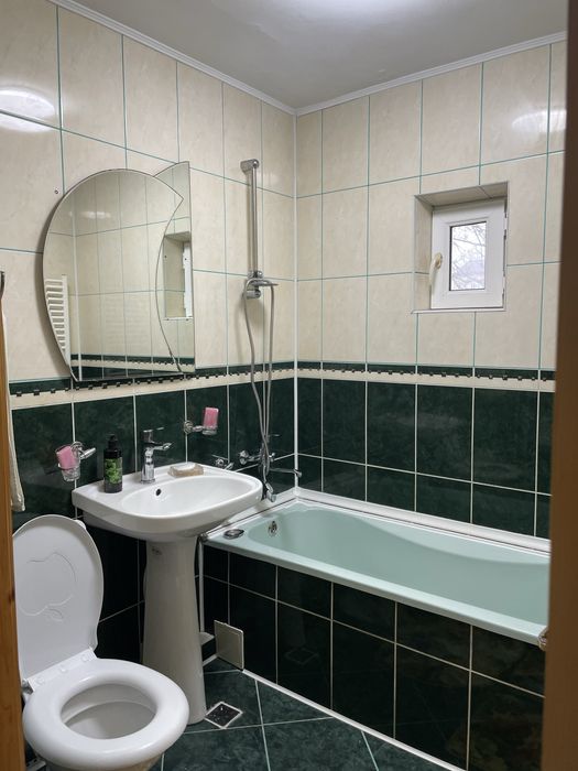 Inchiriez apartament 3 camere