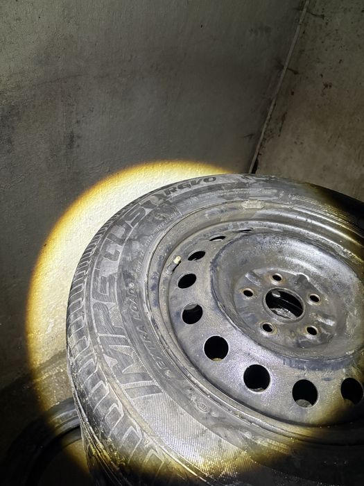 Шины летние 16 на штампе