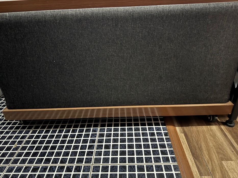 Журнальный столик на колесиках