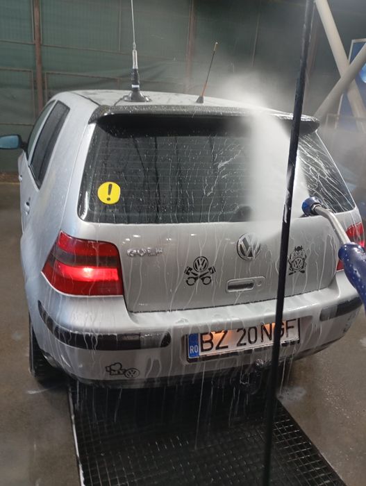 Vând golf 4 mai multe detalii în privat