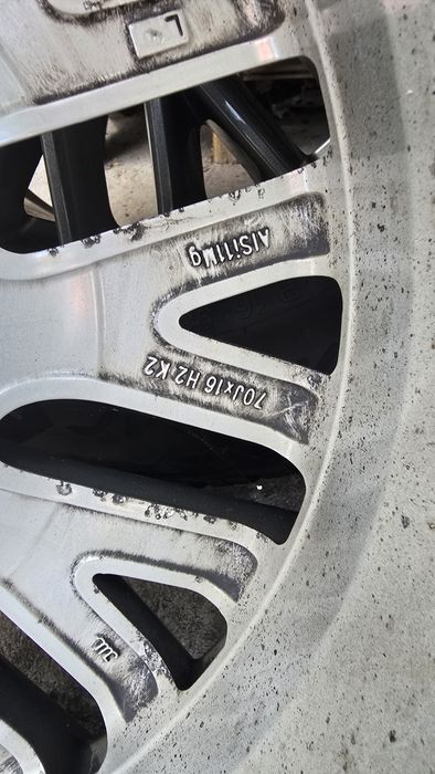 Jante tiguan 215 65 16 et38 cauciucuri iarnă Vredestein 2023