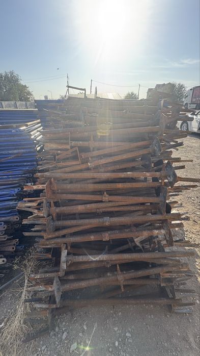 Монолитный леса и фанера