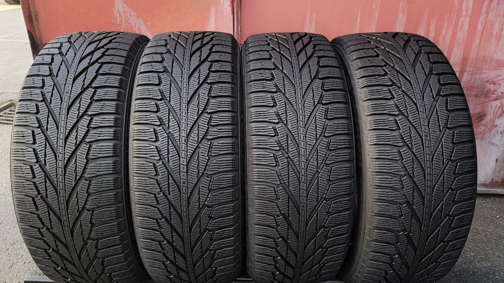 4бр. зимни гуми 245/50/20 Nokian Hakapelitta , SUV
dot23
8mm
Много доб