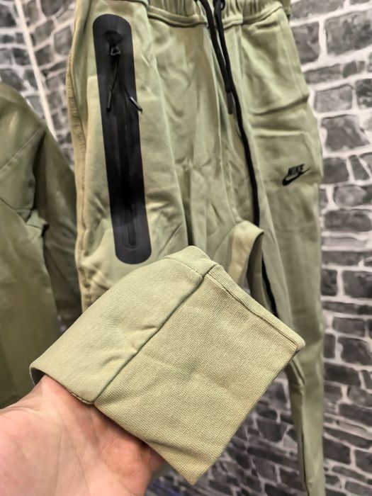 Nike Tech детски екипи намалени с 30%