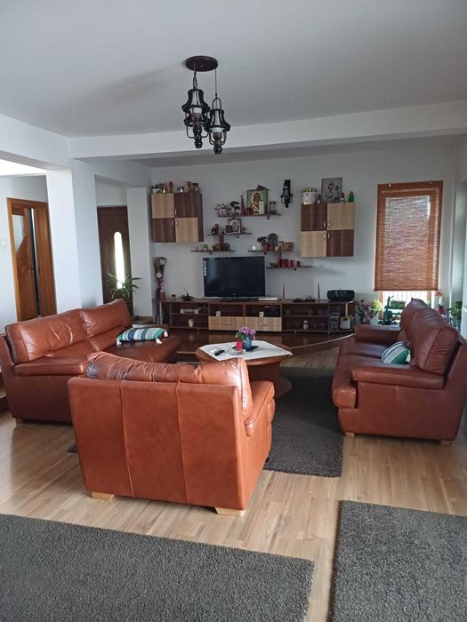Casa de Vanzare,suprafata 1300m2,casa+teren