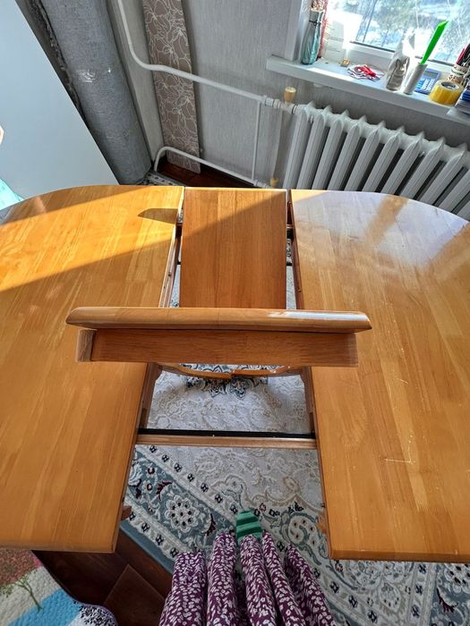 Продаётся стол хорошего качества