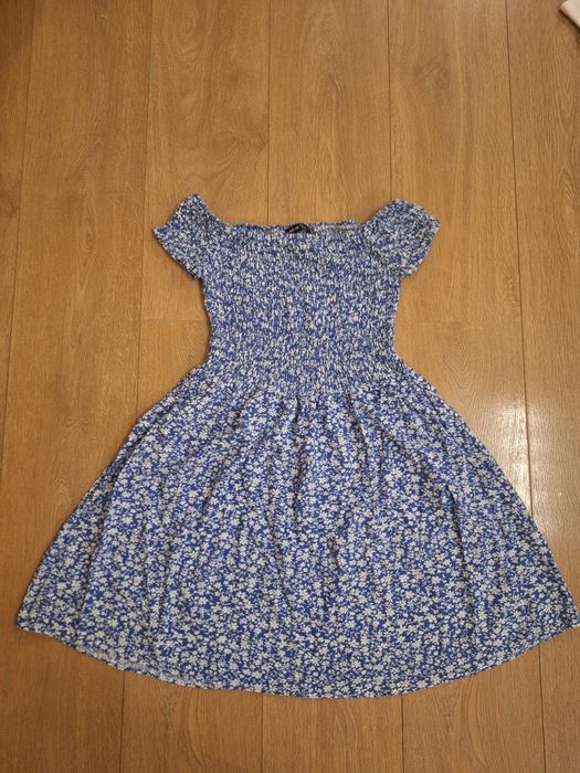 Рокля женска М размер