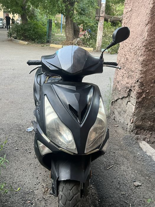 Продам скутер 150 кубов