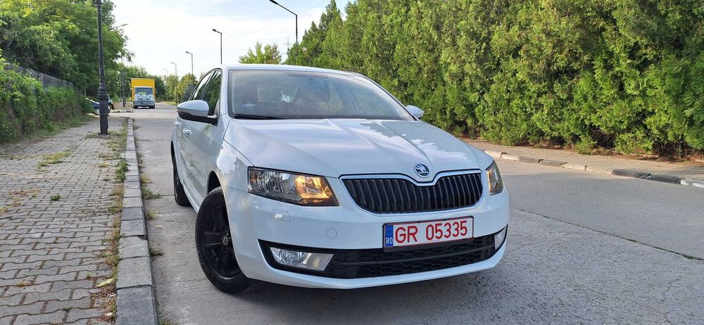 Skoda Octavia 2015 benzina, este inmatriculata