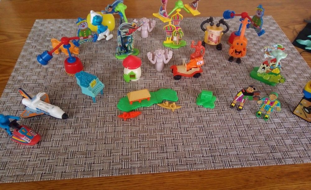 Игрушки киндер сюрприз