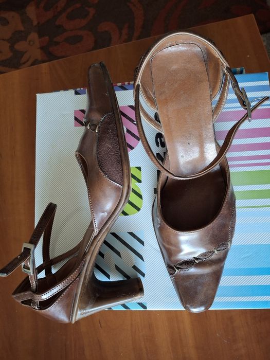 Дамски обувки - официални и ежедневни