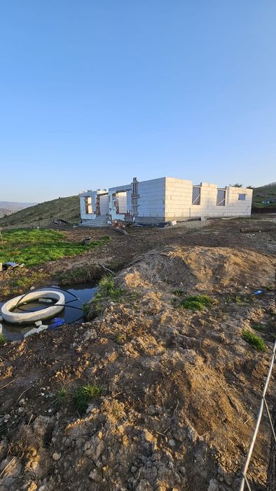 Urgent casă de vânzare in construcție