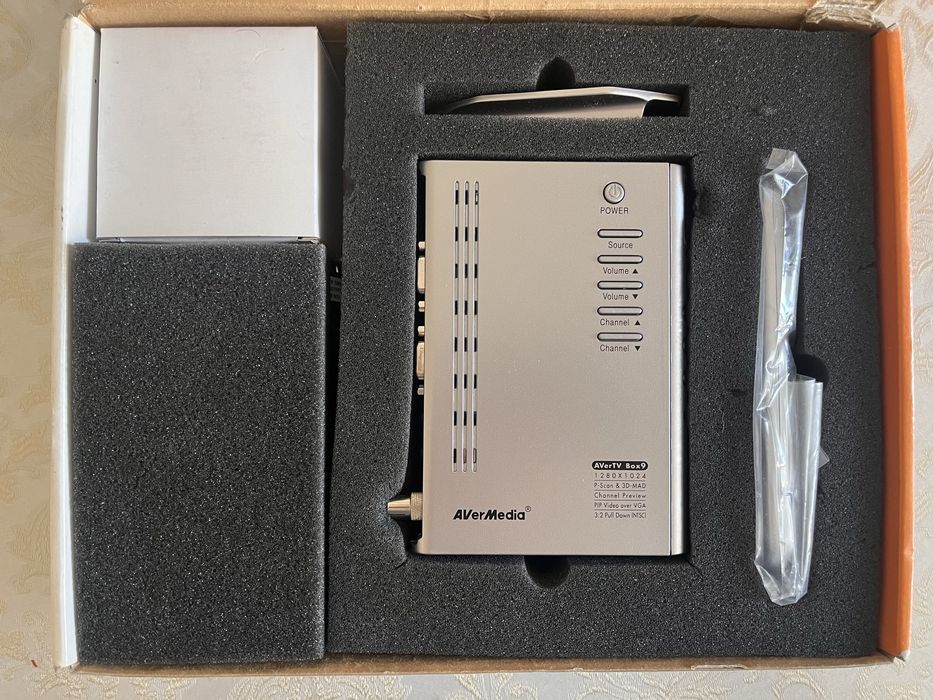 ТВ тюнер AVerTV Box 9