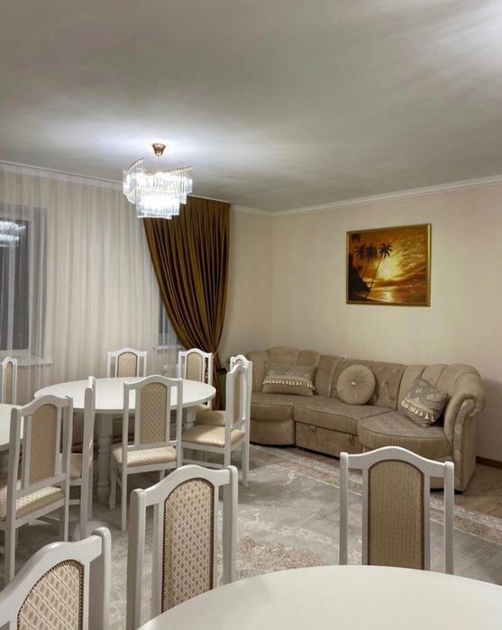 Столы круглые в Астане.