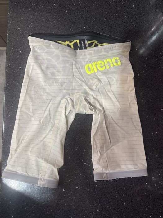 Продам гидрошорты arena carbon air 55