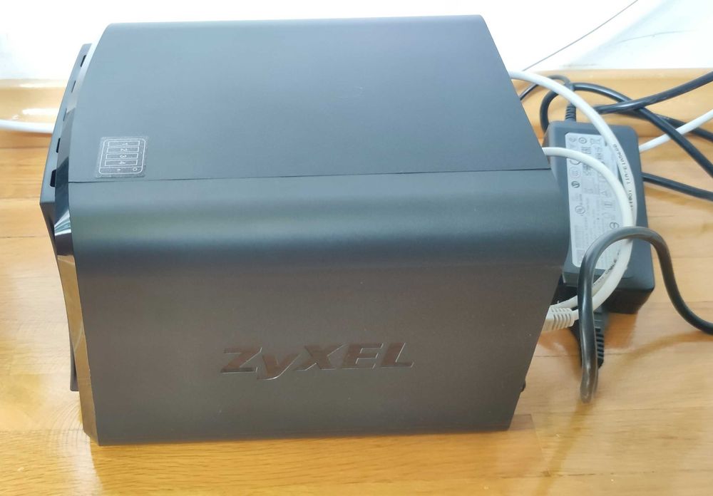 Network Attached Storage ZyXEL NAS542 stocare retea/ personal cloud