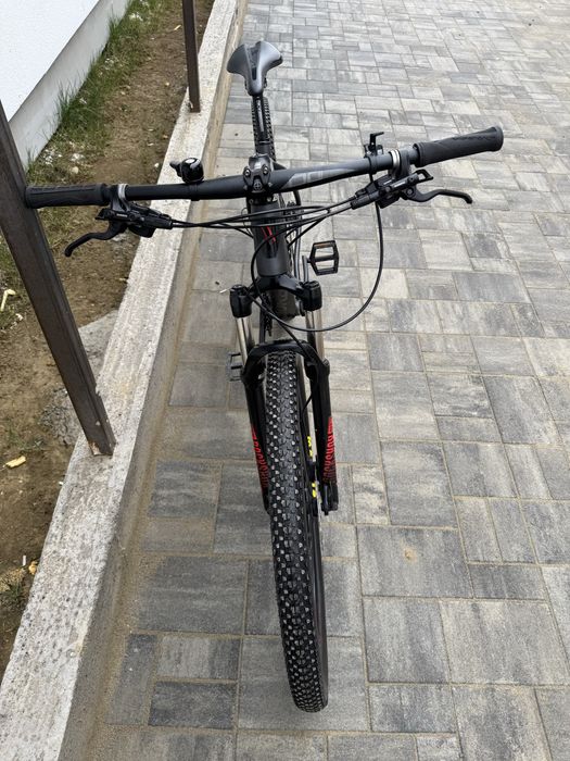 Bicicleta orbea rockshox pe aer