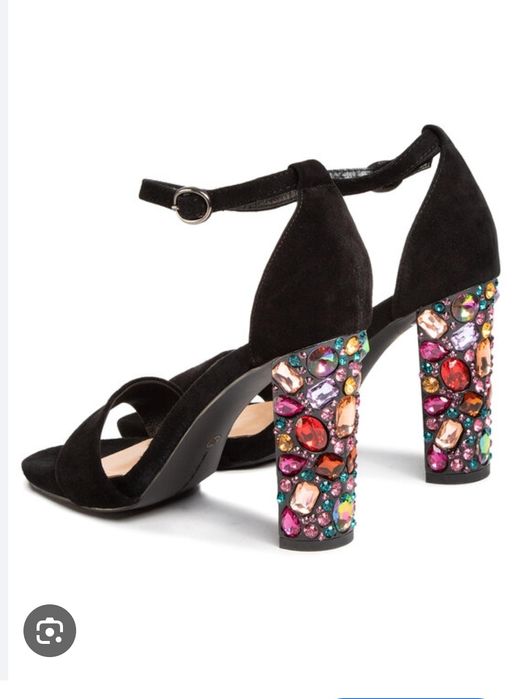 Дамски елегантни сандали на ток с камъни