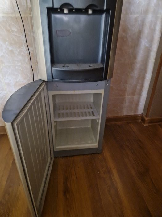 Диспэнсер для воды бу