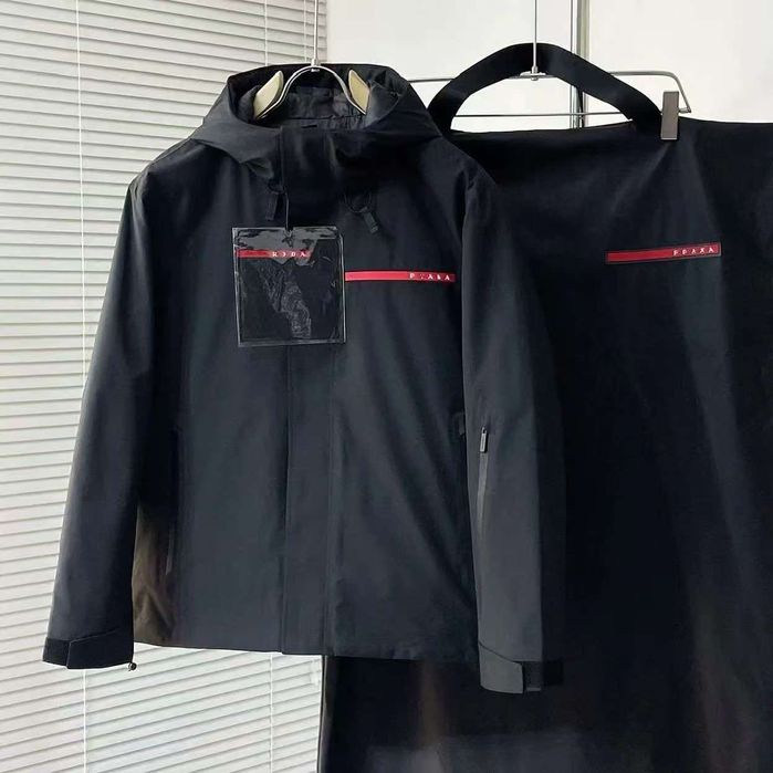 Prada пуховик (куртка )