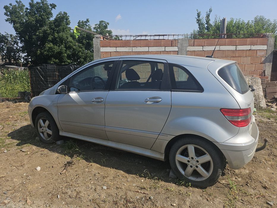 Vand Mercedes B180
