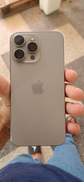 Iphone 15 pro max 256 gb idealno