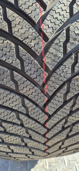 245 40 19 Firestone o bucată, depozit de anvelope