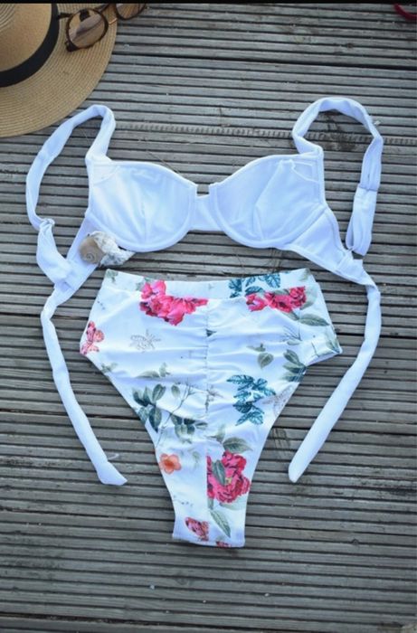 Costum baie marimea XS-S (40 marime internationala)