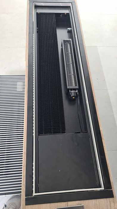 Внутрипольный конвектор с вентилятором 
КОНВЕКТОРЫ
С ВЕНТИЛЯТОР
ВНУТР