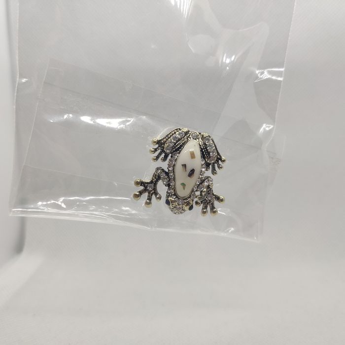 Дамски брожки жаби