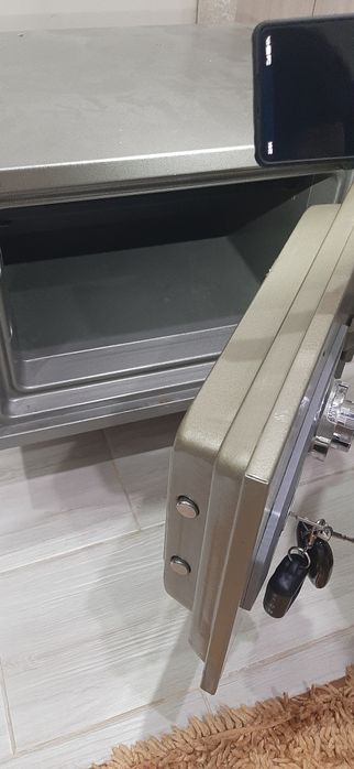 Продам сейф TOPAZ BS D370