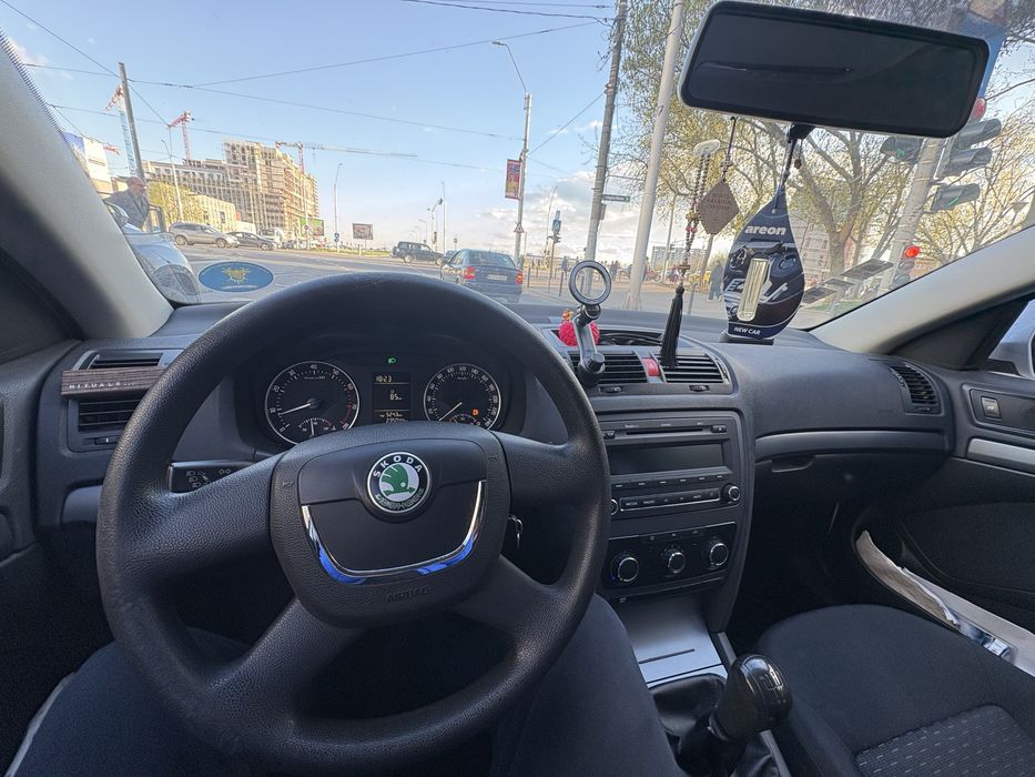 SKODA Octavia 2011 — imagine 5