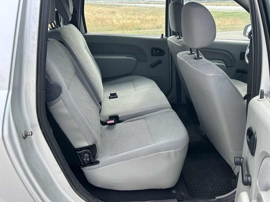Dacia Logan MCV 1.5 Diesel, an 2010 7 locuri
