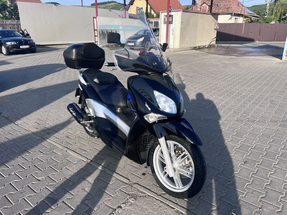 Maxi scuter Yamaha X City 250 chit polini