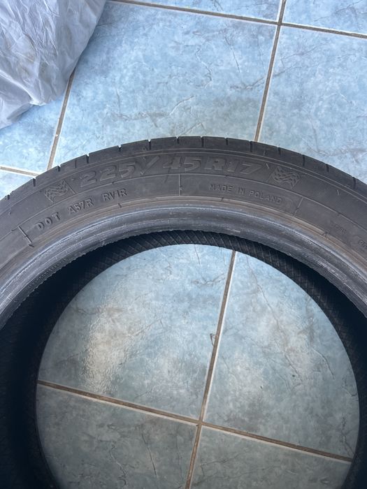 Vand 4 cauciucuri sezon de vara