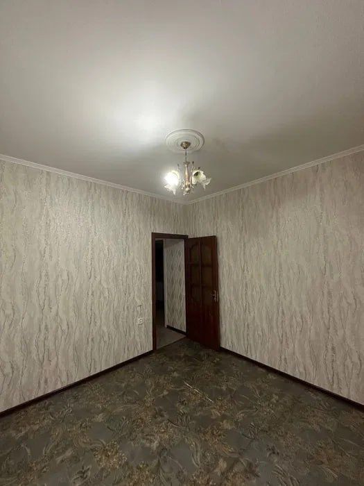 Продаётся 4-х комнатная квартира на Сергели 4